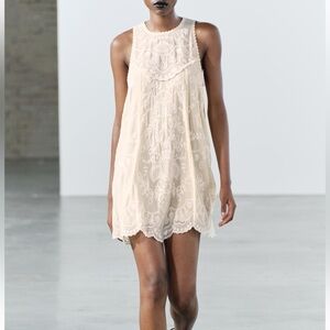 Zara Cream Contrast Embroidered Dress. Size M